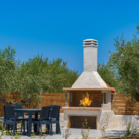 Villa Edward Stone Tragaki