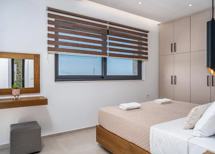 Villa Edward Stone Tragaki