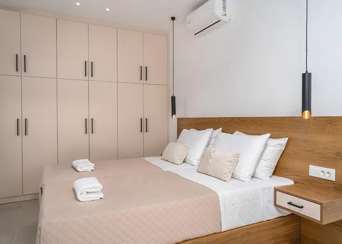 Edward Stone Tragaki