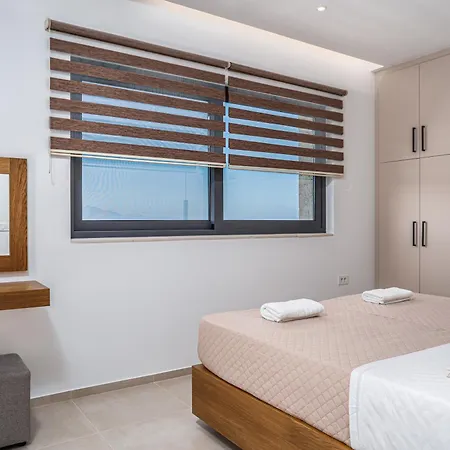 Willa Edward Stone Tragaki