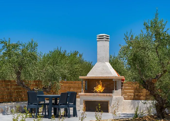 Villa Edward Stone Tragaki